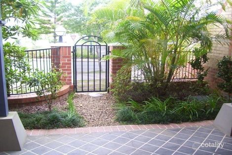 Property photo of 1 Hillridge Crescent Varsity Lakes QLD 4227