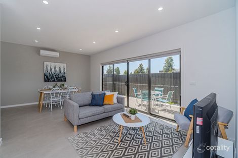 Property photo of 1 Dawnview Crescent Roxburgh Park VIC 3064