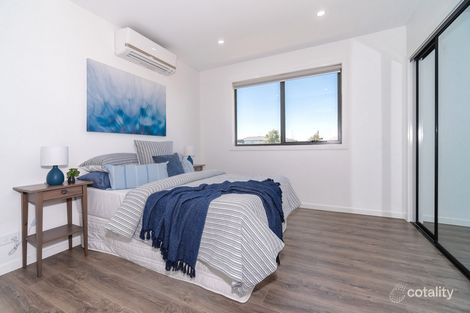 Property photo of 1 Dawnview Crescent Roxburgh Park VIC 3064