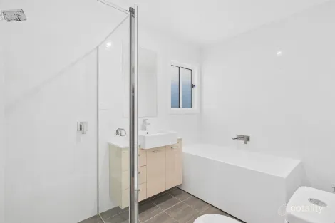 Property photo of 4 Orana Parade Unanderra NSW 2526