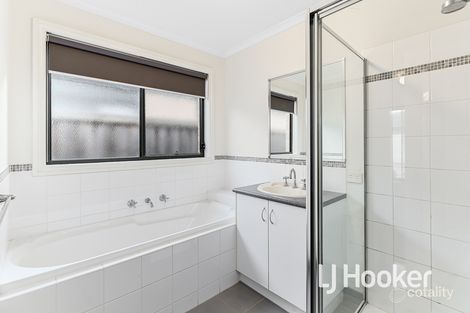 Property photo of 16/31 Syme Road Pakenham VIC 3810