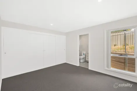 Property photo of 4 Orana Parade Unanderra NSW 2526