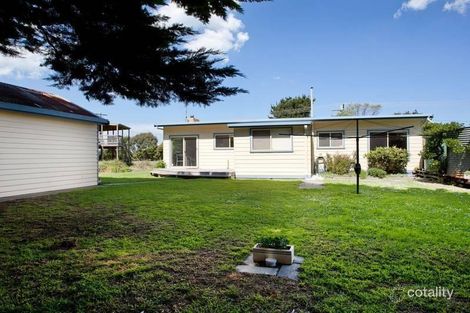 Property photo of 36 Western Parade Point Leo VIC 3916