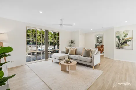 2/7 Dakara Ave, Erina, NSW 2250