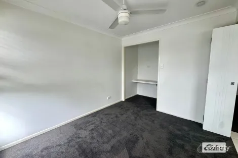 Property photo of 2/9 Cypress Drive Emerald QLD 4720