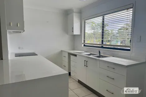 Property photo of 2/9 Cypress Drive Emerald QLD 4720