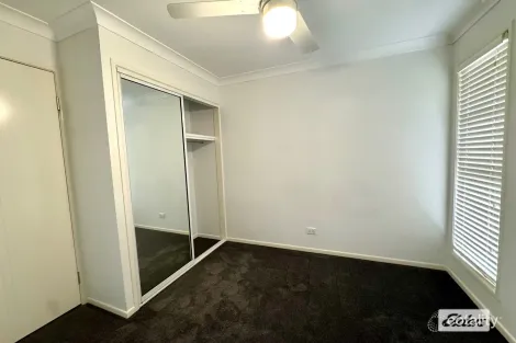 Property photo of 2/9 Cypress Drive Emerald QLD 4720