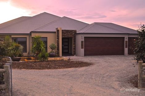 11 Holstein Ct, Oakford, WA 6121