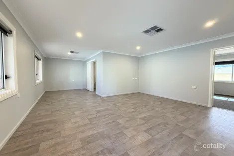 Property photo of 12 Park Street Parkes NSW 2870