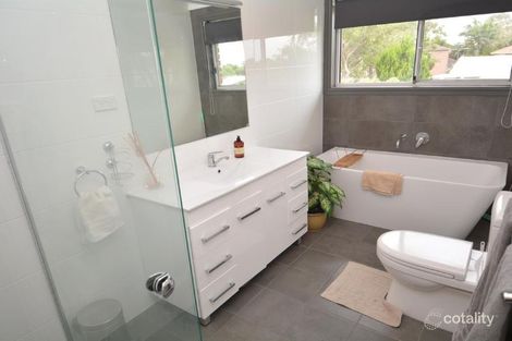 Property photo of 2/5 Kylie Close Lake Haven NSW 2263