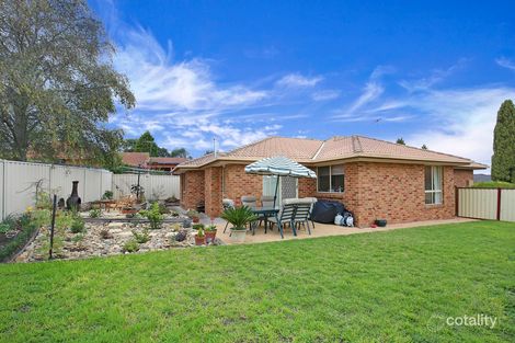 Property photo of 10 Windeatt Close Mill Park VIC 3082