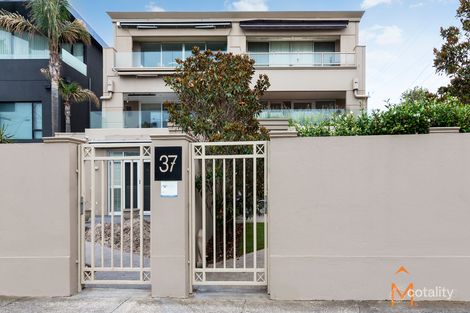 2/37 Ormond Esp, Elwood, VIC 3184