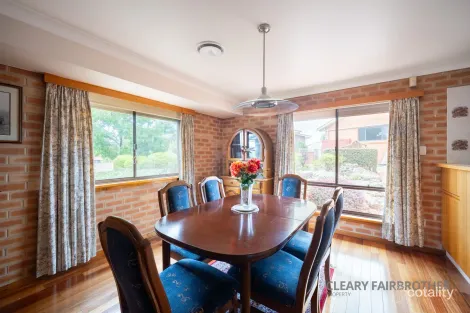 Property photo of 15 Thomas Close South Bathurst NSW 2795