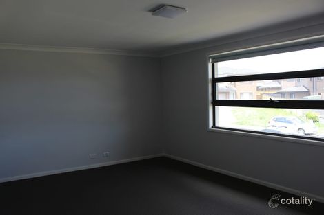 Property photo of 22 Segovia Crescent Colebee NSW 2761