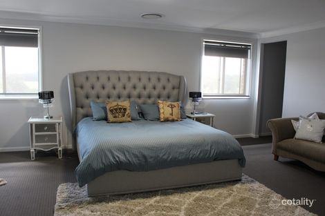 Property photo of 22 Segovia Crescent Colebee NSW 2761