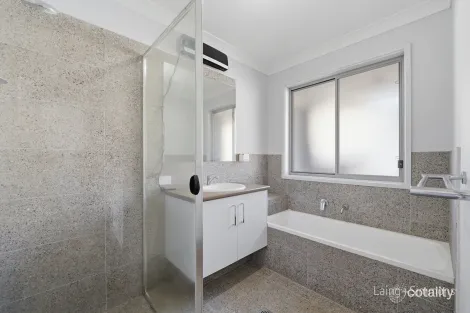 Property photo of 32 Sunrise Crescent Armidale NSW 2350