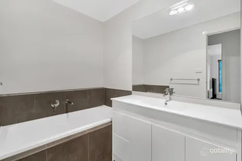 Property photo of 41 Brunswick Crescent Craigieburn VIC 3064