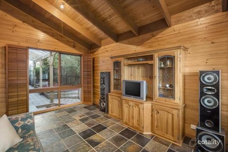 Property photo of 11 Stonehaven Court Watsonia North VIC 3087