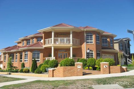 40 Whiteley Pde, Taylors Lakes, VIC 3038