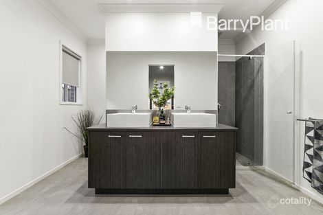 Property photo of 6 Dusseldorp Avenue Pakenham VIC 3810