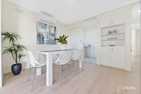 Property photo of 8 Roycroft Avenue Gulfview Heights SA 5096