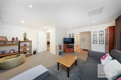 Property photo of 5 Castleton Court Gladstone Park VIC 3043