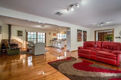 Property photo of 10 Maple Avenue Belgrave VIC 3160