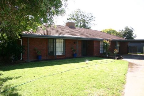 Property photo of 12 Garden Court Swan Hill VIC 3585