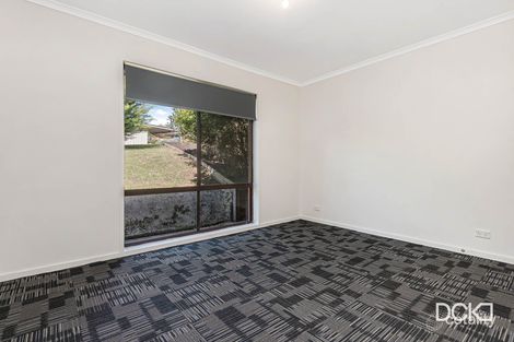 Property photo of 8 Graham Close Flora Hill VIC 3550