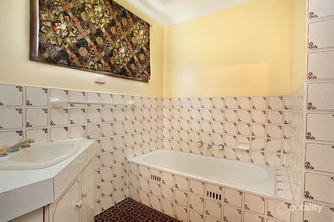Property photo of 4 Burwood Place St Johns Park NSW 2176