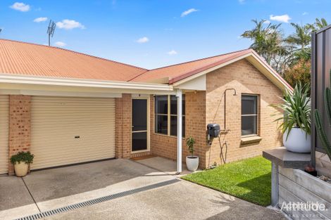 2/64a Cowlishaw St, Redhead, NSW 2290