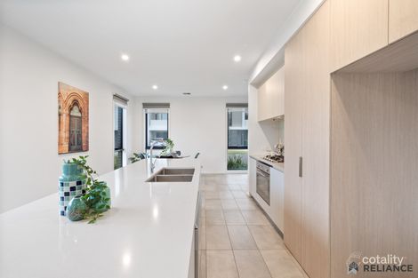 Property photo of 42 Oakden Crescent St Albans VIC 3021