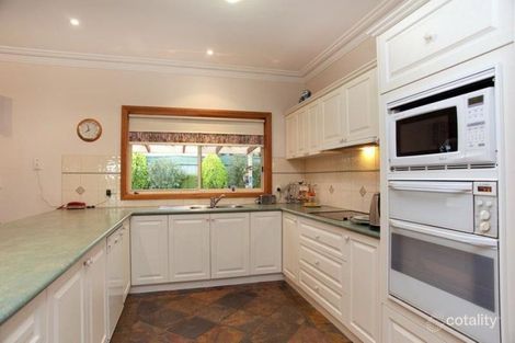 Property photo of 2 Lucern Close Romsey VIC 3434