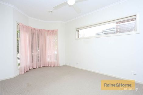 Property photo of 2/21 Haywood Grove Melton West VIC 3337