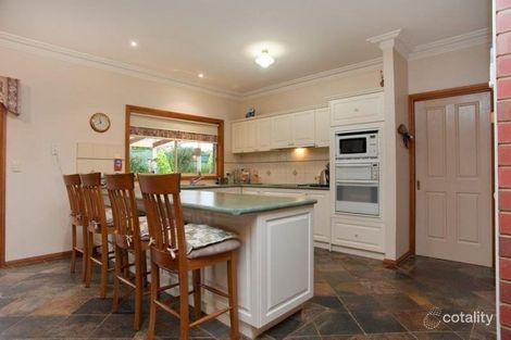 Property photo of 2 Lucern Close Romsey VIC 3434