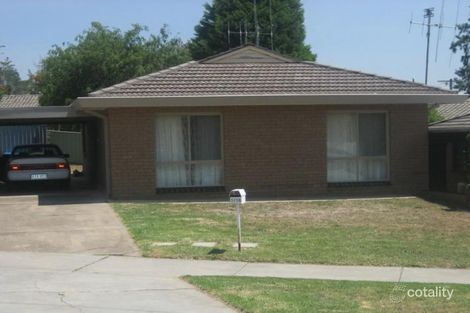 1/10 Willow Dr, Kennington, VIC 3550