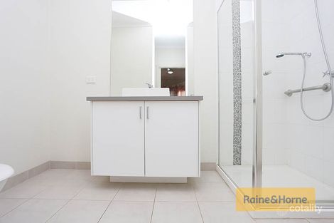 Property photo of 2/21 Haywood Grove Melton West VIC 3337