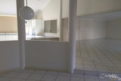 Property photo of 2 Amronel Close Innes Park QLD 4670
