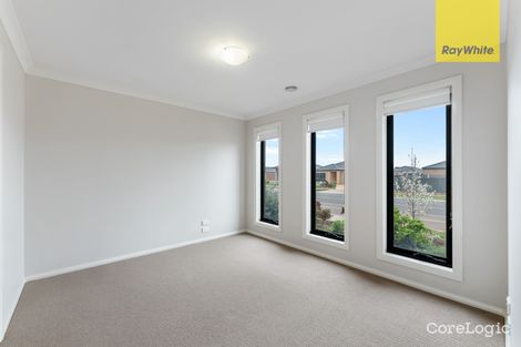 Property photo of 52 Toolern Waters Drive Weir Views VIC 3338