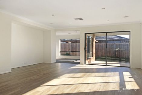 17 Brocker St, Clyde North, VIC 3978