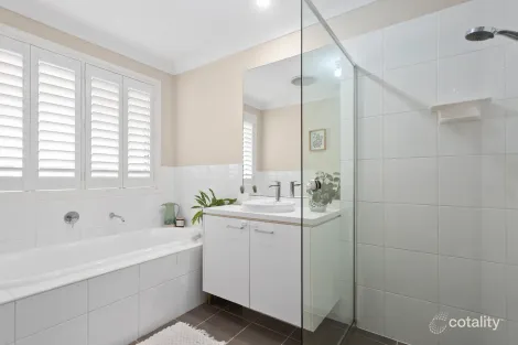 Property photo of 8 Coolum Parkway Shell Cove NSW 2529