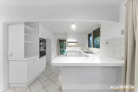 Property photo of 6 Friend Place Kambah ACT 2902