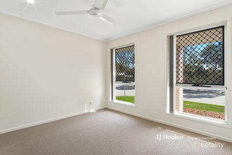 Property photo of 8 Sabine Circuit Holmview QLD 4207