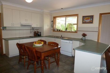 Property photo of 8 Girrahween Place Orange NSW 2800