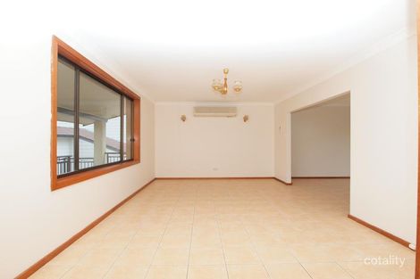 Property photo of 5 Fairburn Close Jewells NSW 2280
