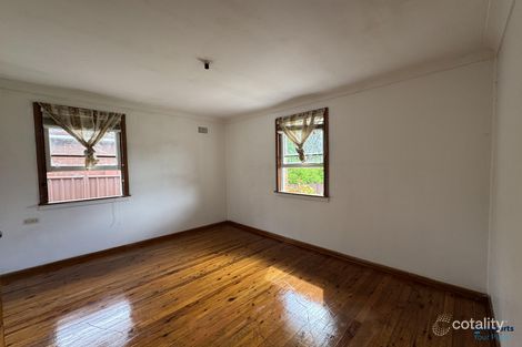 Property photo of 34 Sandakan Crescent Lethbridge Park NSW 2770