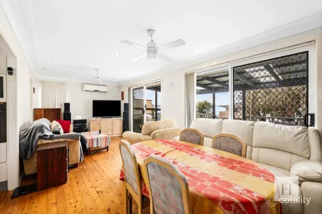 Property photo of 1 Montrose Street Mannering Park NSW 2259