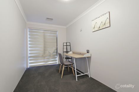 Property photo of 28 Wintergreen Crescent Treeby WA 6164