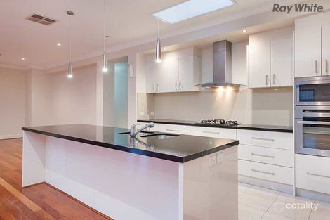 Property photo of 19 Coogee Drive Taylors Hill VIC 3037