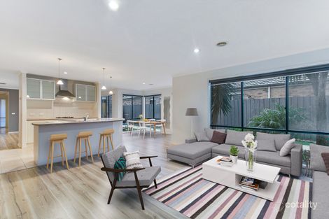Property photo of 19 Pendulum Place Berwick VIC 3806